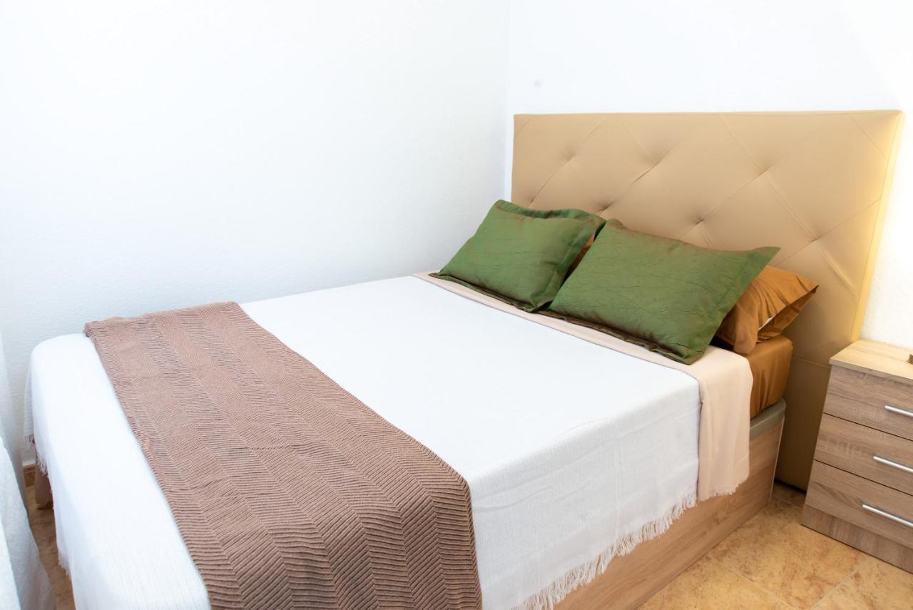 Holiday Suite Caballero De Rodas 92 Torrevieja Kültér fotó